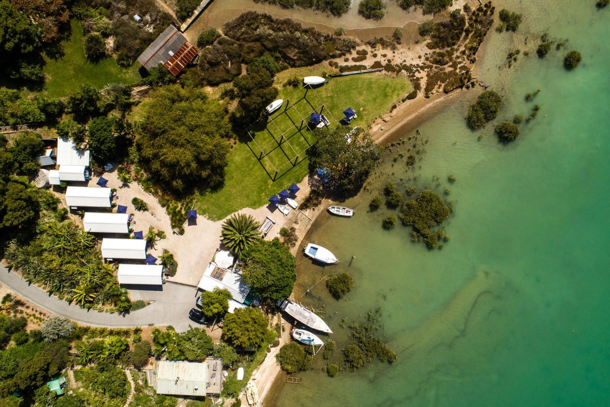 Boatsheds On The Bay, Waiheke Island Lägenhet Ostend Exteriör bild